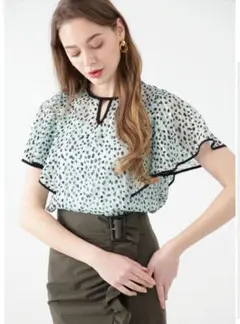 バイカラーブラウス