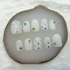 【現品1点限り】ネイルチップ：ショートネイル　シンプル　ホワイト