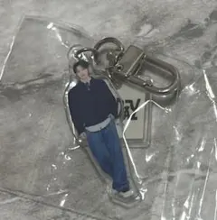 SEVENTEEN HOLIDAY カプセルトイ ジュン　アクリルキーホルダー