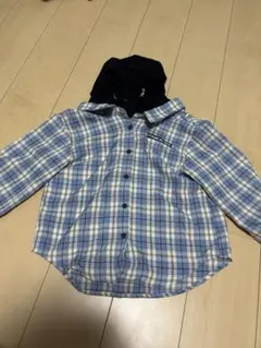 フード付き青白チェックシャツ