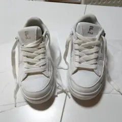 FILA ホワイト スニーカー