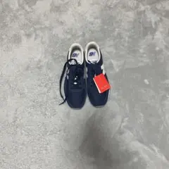 ニューバランス　スニーカー　ネイビー