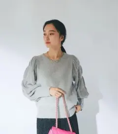 ラブティックボンボン　シャーリングギャザースリーブニット　グレーのサムネイル