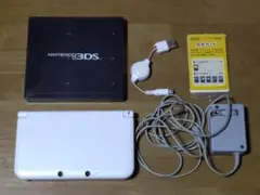 Nintendo 3DS LL 本体 ホワイト 充電器 カードケース まとめ売り