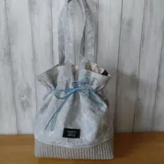 ✾セール中✾小ぶりな巾着バッグ(刺繍)