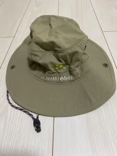 子供用、montbellの帽子。顎紐付きです