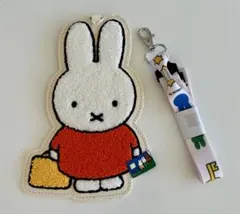 【YUKO様専用】ミッフィー　ストラップ付きパスケース