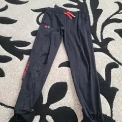 Under Armour 黒 ジャージパンツ