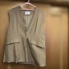 Simpliciteベージュ ベーゼーノーカラージレ　ベスト