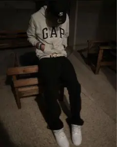 GAP ホワイト ジップアップパーカー S drip