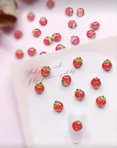 いちごデザイン ネイルパーツ 約100個