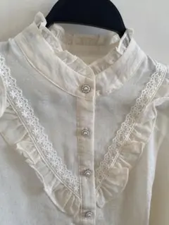 値下げ！フリル付きクリーム色長袖ブラウス