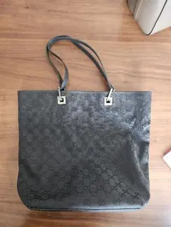 GUCCI ブラック トートバッグ GGパターン