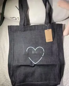 A.P.C. Saint Valentine トートバッグ キャンバス ロゴのサムネイル