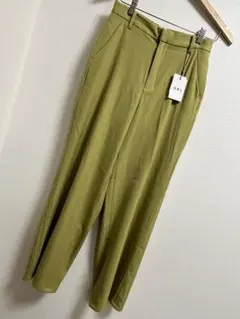 グレイル　センタープレスストレートパンツ