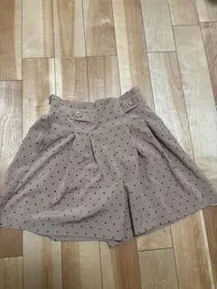 ベージュのドット柄キョロット