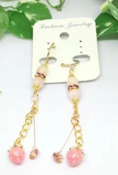 大人かわいい系イヤーカフ　ストロベリーピンク