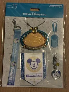 ファンダフルディズニー ジュビリーバッジ チャーム リボン - メルカリ