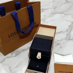 LOUIS VUITTON ショップ袋とギフトボックス