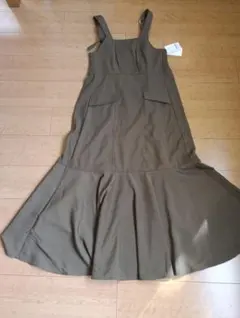新品タグ付き　ロングジャンパースカート　カーキ