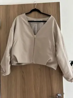 KBF ノーカラージャケット ベージュ