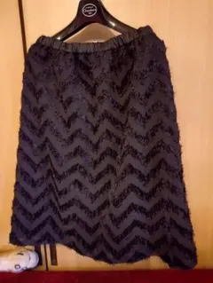 新品 ノコオーノ フェイクファー ジグザグ模様 黒 ひざ丈スカート