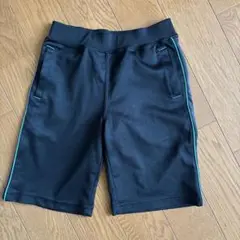 美品　ユニクロ　ショートパンツ130㌢　黒