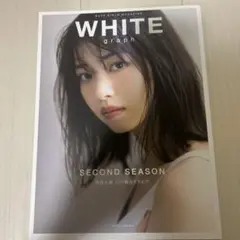 WHITE graph BUZZ GIRLS MAGAZINE 002