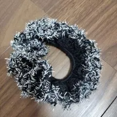 ファー風黒白シュシュ