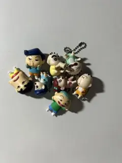 クレヨンしんちゃん ストラップ付きフィギュア 8個セット
