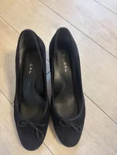 m*e様 REGAL ネイビー　スエード パンプス リボン付き　23.5 本革