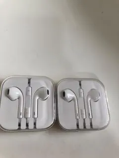 Apple イヤホン純正品　イヤホンジャックタイプ２個　未使用品！