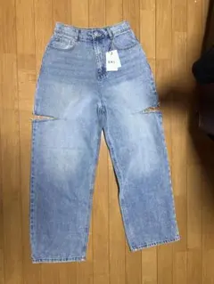 カットアウトデザイン ライトブルーデニム