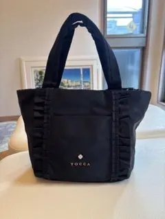 TOCCA ブラック ハンドバッグ フリル付き　軽量　可愛い　オシャレ　難あり