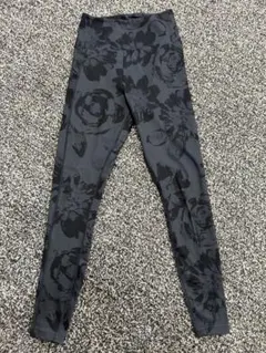 新品】SUKALA フラワープリントレギンス リッチブラック XS - メルカリ
