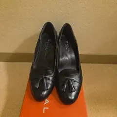 ✨REGAL Platinum タッセル　パンプス　レザー　ブラック　24のサムネイル