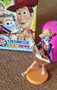 チョコエッグディズニーピクサー5 ヘクター+バズライトイヤー+ドリー３体