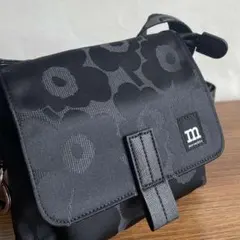 marimekko メッセンジャーショルダーバッグ ブラック マリメッコ タッグ