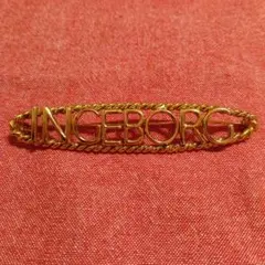 INGEBORG ロゴ ブローチ ゴールドカラー　2cm×8cm