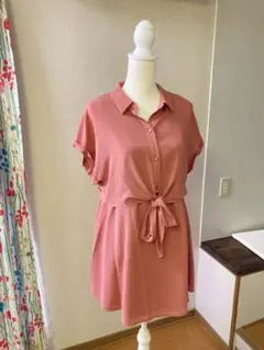 ウエストリボン付きピンクミニワンピース