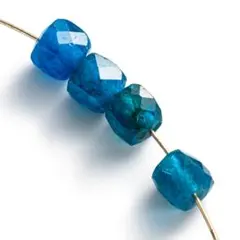 4粒売り　アパタイトAAA- キューブカット4×4×4mm