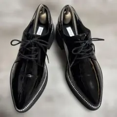 UNITED ARROWSエナメル ブラック ポインテッドトゥ シューズ