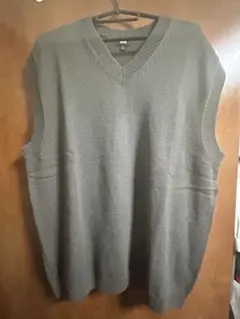 UNIQLO グレー Vネックベスト XL