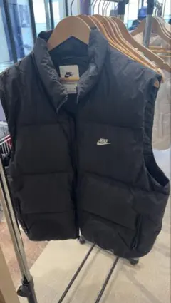 Nike 黒 ダウンベスト