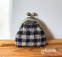 もこもこ生地のチェック柄　ハンドメイド　アンティーク口金のがま口財布・ポーチ