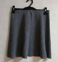 Bershka ボーダーフレアミニスカート Sサイズのサムネイル