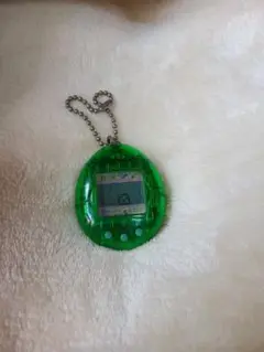 初代たまごっち　 透明グリーン　1996年