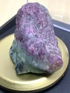 高品質天然ルビーインゾイサイト原石31.195g