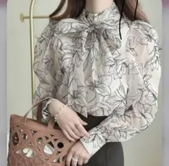 【新品未使用】グレイル 花柄シアーボウタイブラウス[kz417]