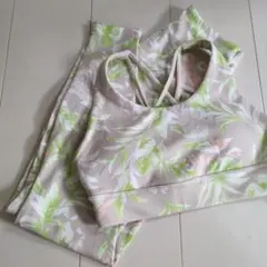 お値下げ品！美品　花柄ヨガウェア セット売り　上下Ｓサイズ